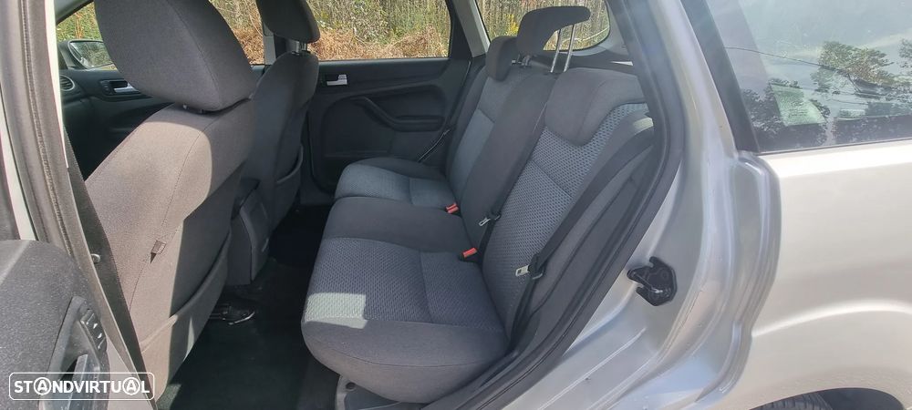 Ford Focus 1.6 TDCi DPF Titanium - 7