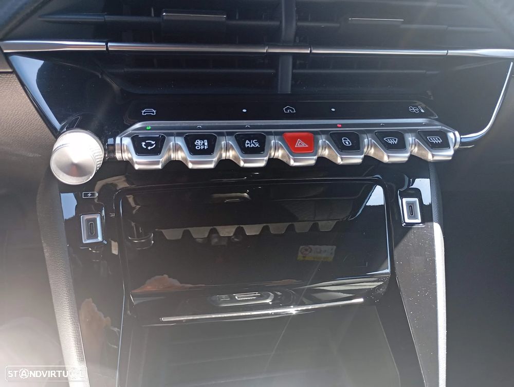 Peugeot 2008 1.2 Hybrid Allure e-DCS6 - 12