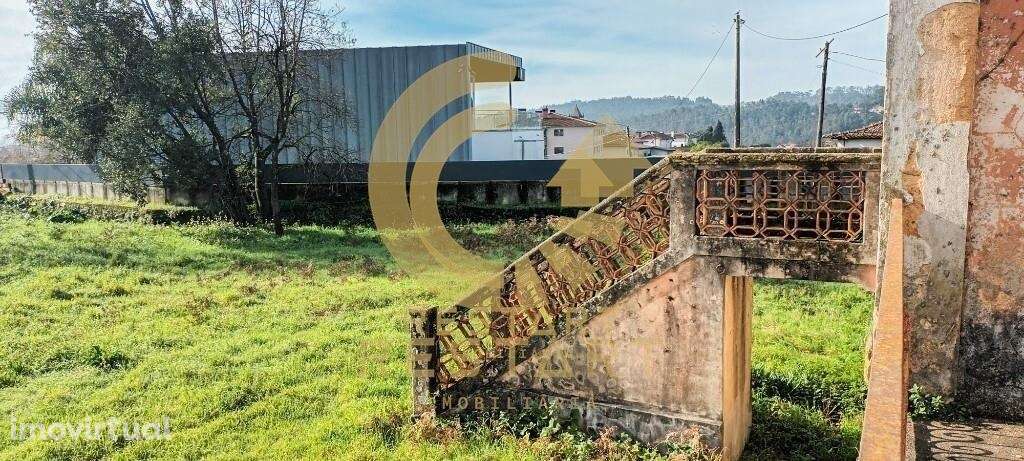 Terreno de 830m2 plano com viabilidade de construção de moradia isolad - Grande imagem: 5/20