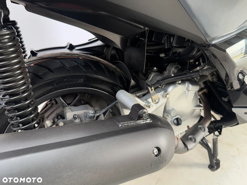 Yamaha X-max - 22
