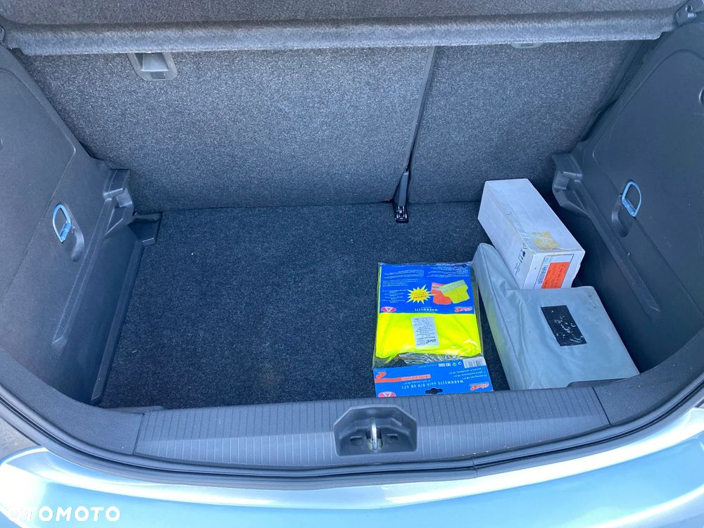 Opel Corsa 1.2 16V Essentia - 18