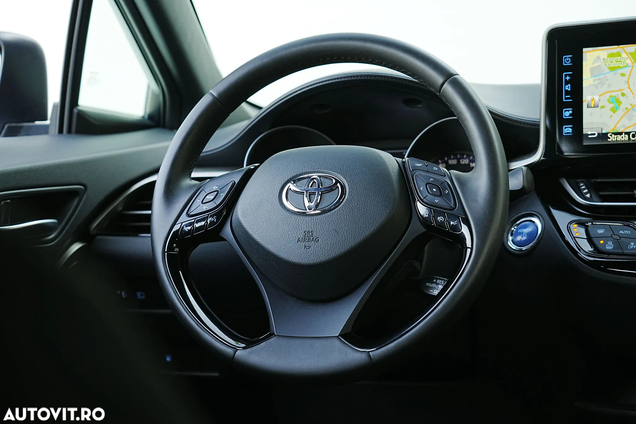 Toyota C-HR 1.8 HSD 122 CP 4x2 CVT C-lassy bi-tone - 9