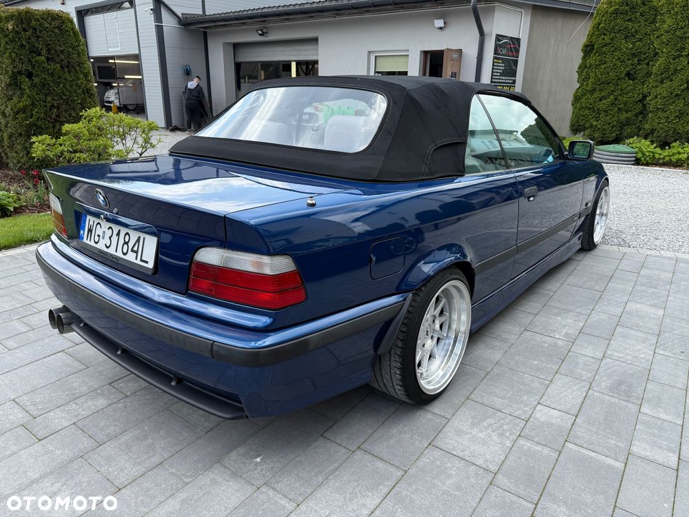 BMW Seria 3 320i - 5