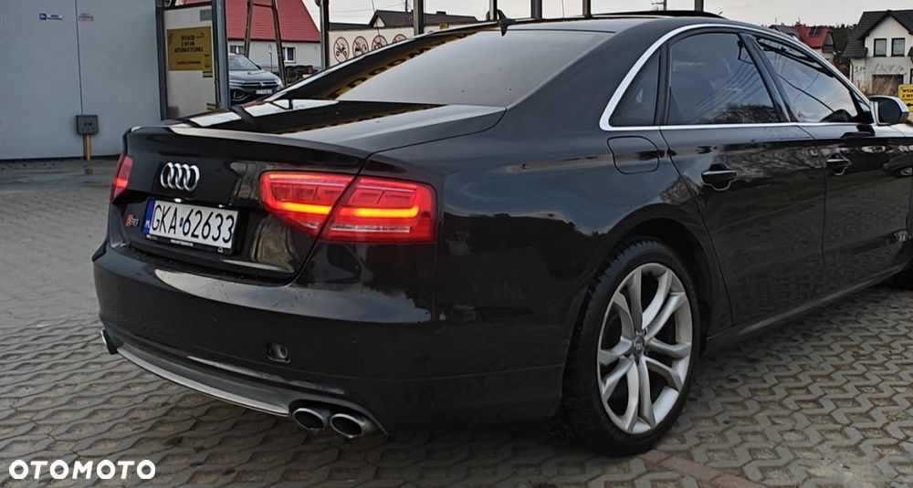 Audi A8 - 4