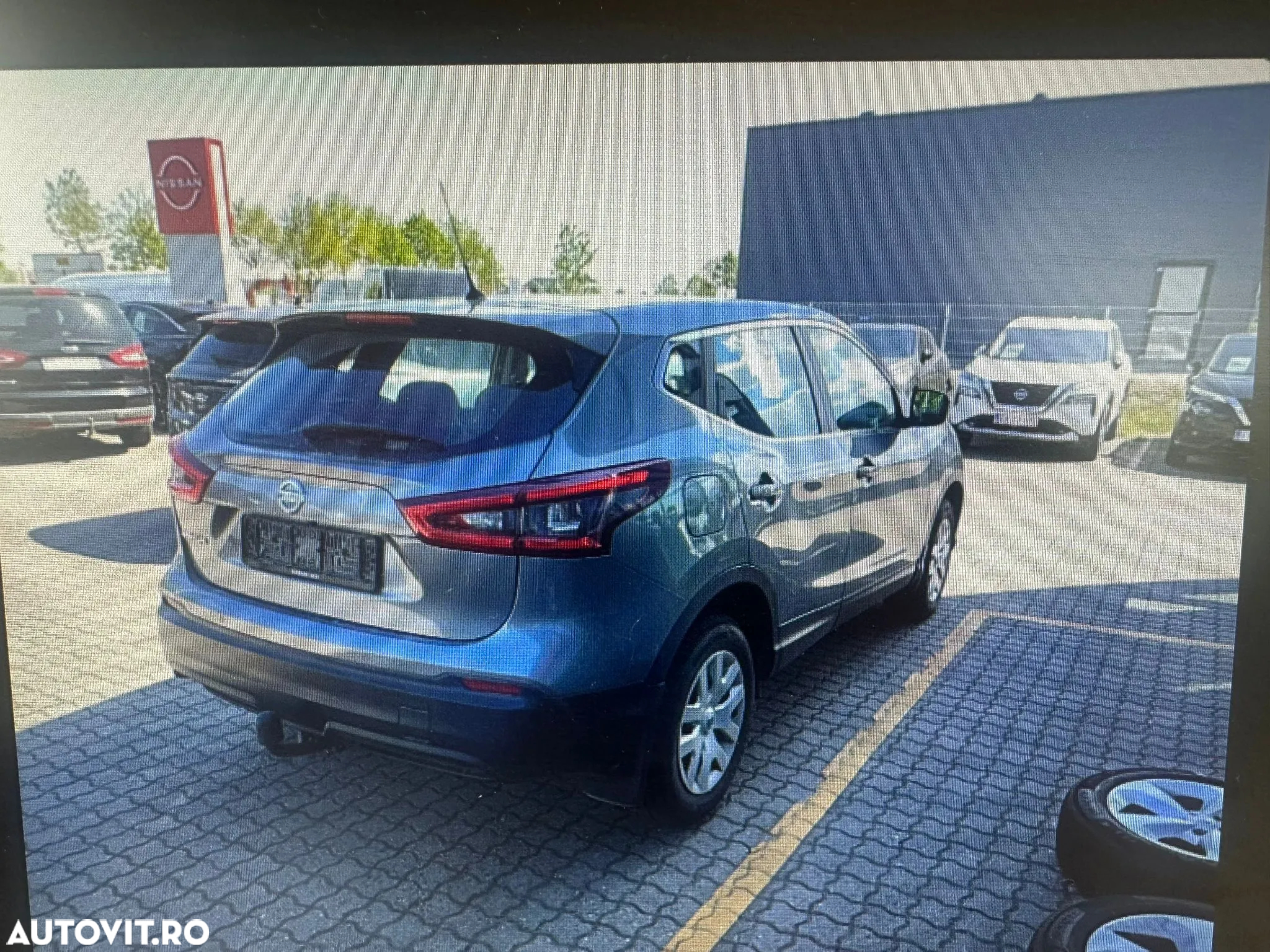 Nissan Qashqai 1.6 DCI Xtronic TEKNA - 4