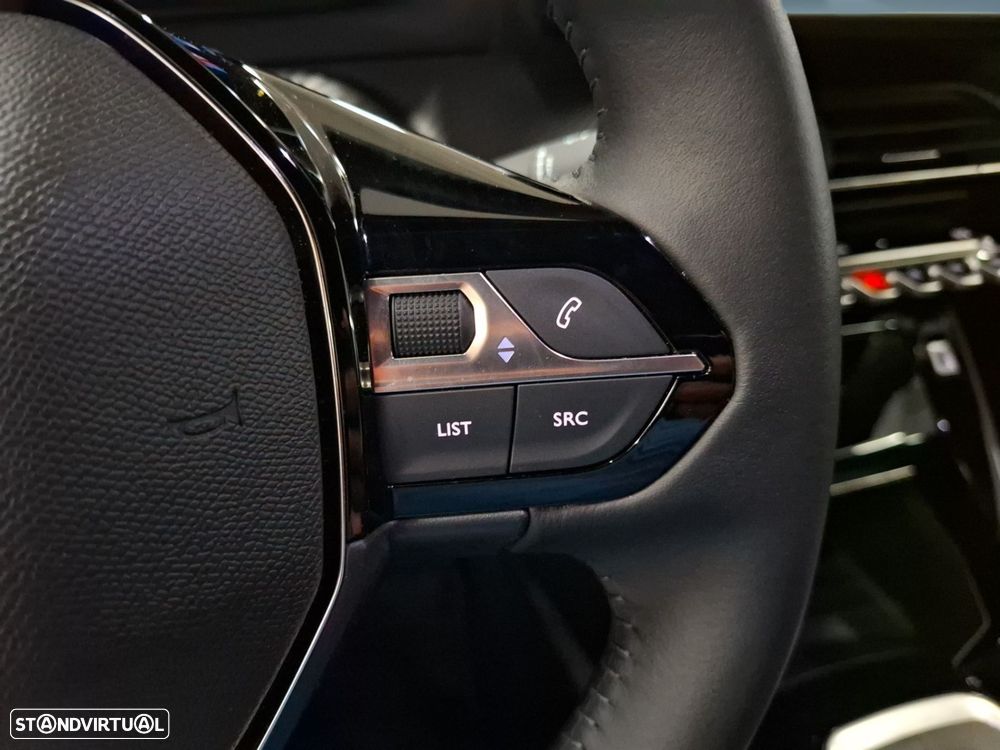 Peugeot 2008 1.2 PureTech Allure - 16