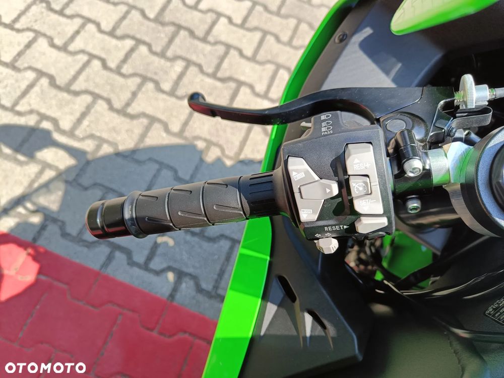 Kawasaki Ninja - 11
