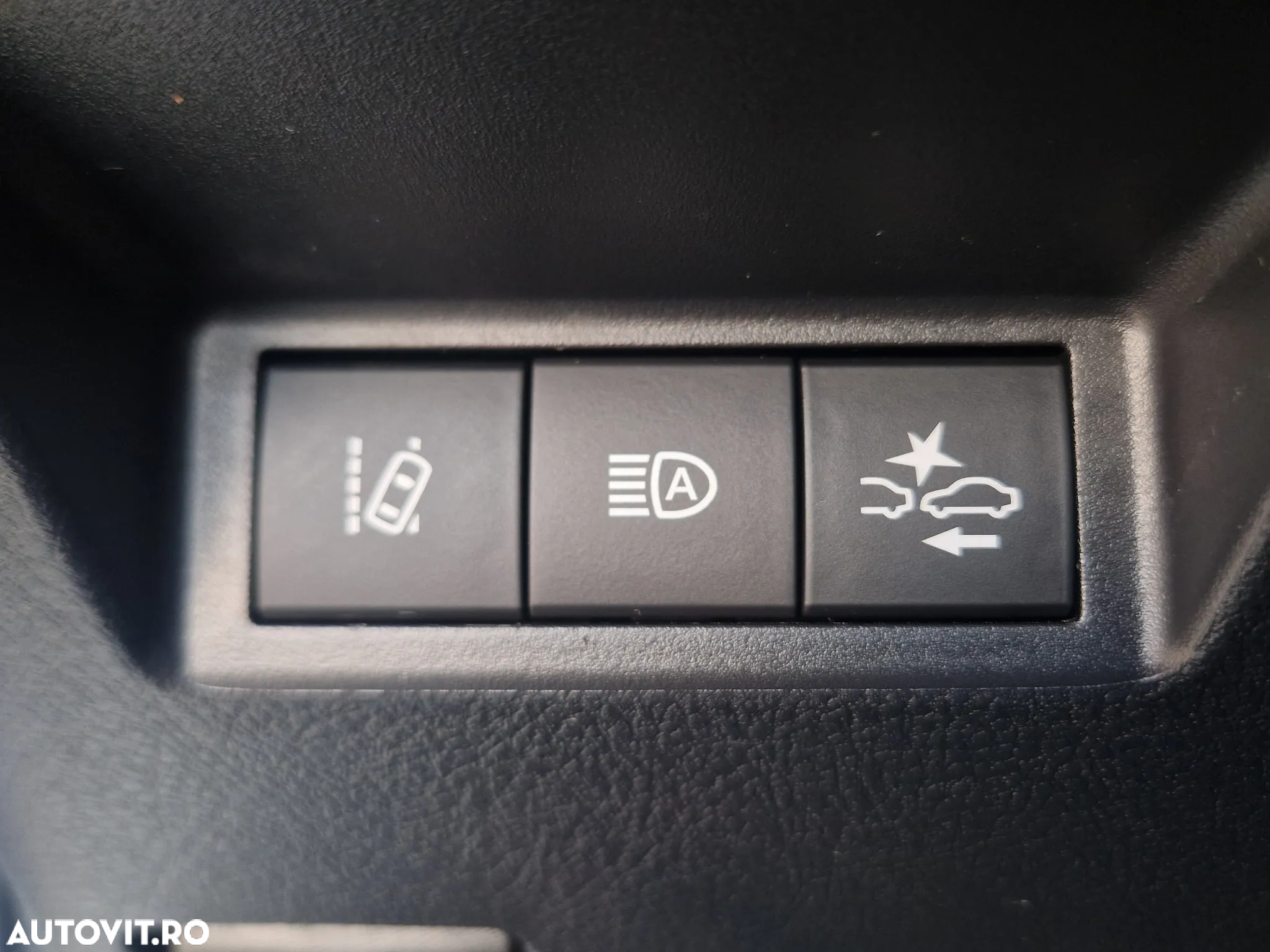 Toyota Yaris Hybrid 1.5 VVT-i - 12