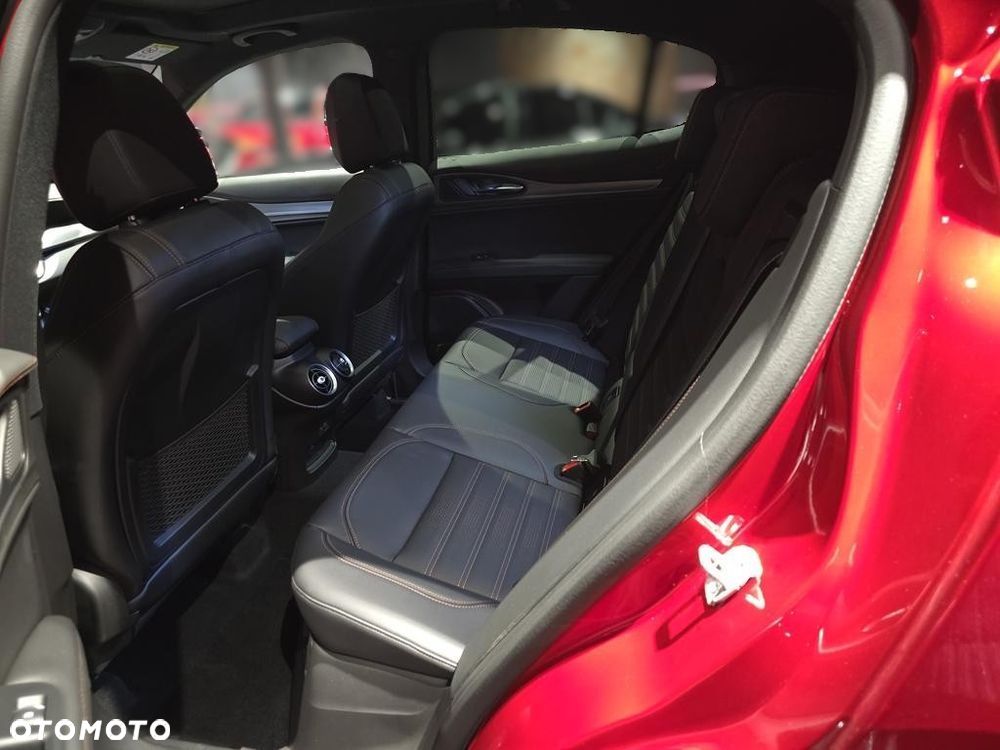 Alfa Romeo Stelvio 2.0 Turbo 16V AT8-Q4 Intensa - 7