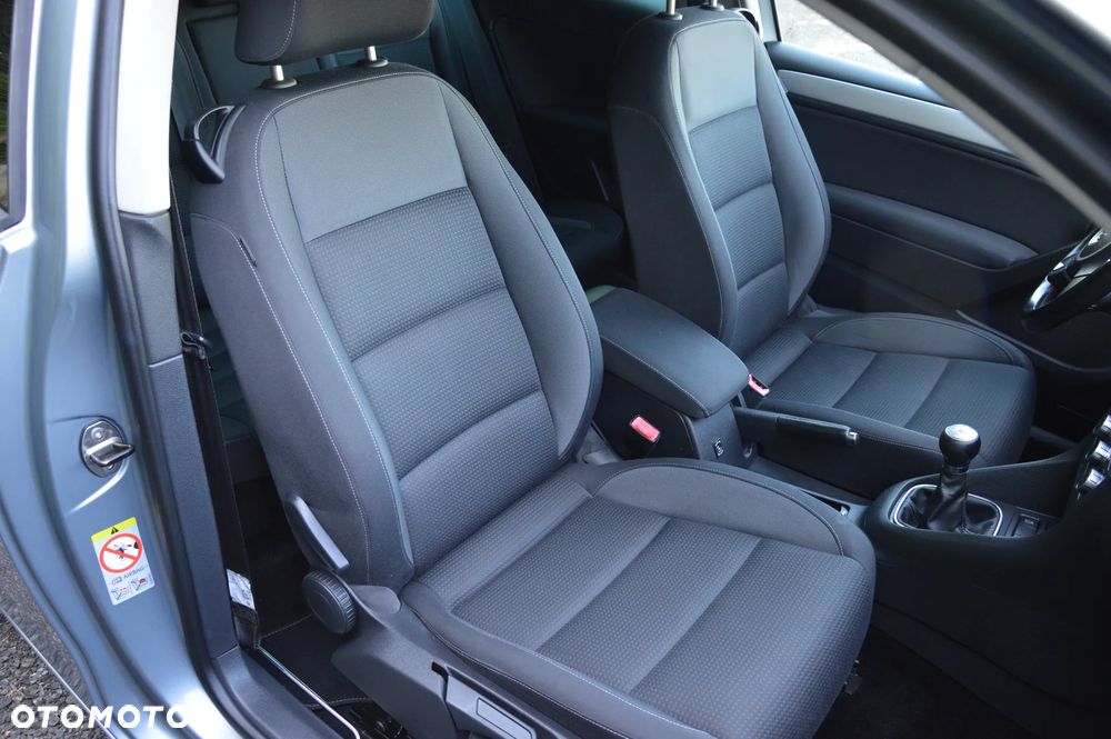 Volkswagen Golf - 31
