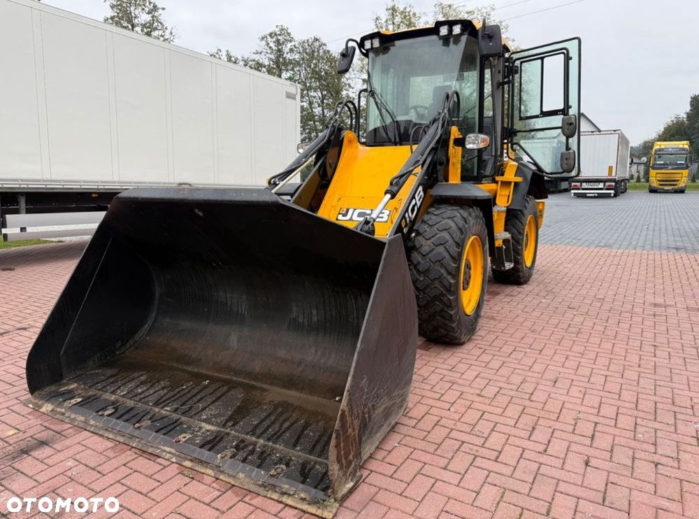 JCB 411 HT T4F - 6