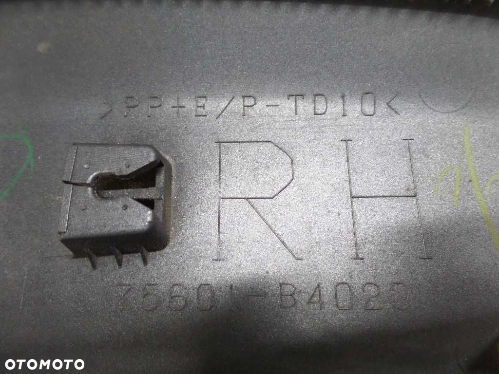 DAIHATSU TERIOS II LISTWA NAKLADKA BLOTNIKA PRAWY PRZOD 75601-B4020 06-16 - 9