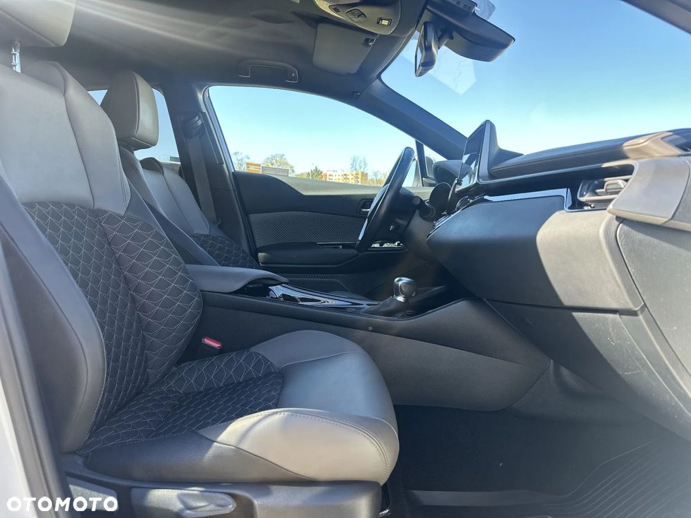 Toyota C-HR - 16
