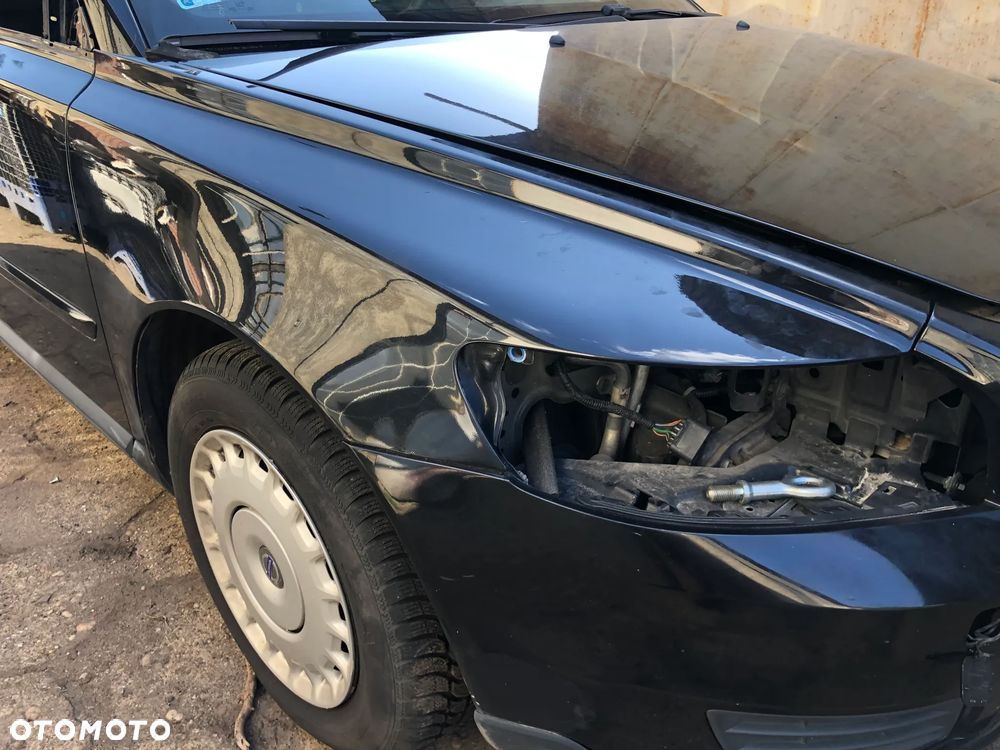 Vol-01 - Błotnik Prawy Przód Volvo S40 II V50 LIFT Kod Lakieru : 019-26 - Wysyłka - 1