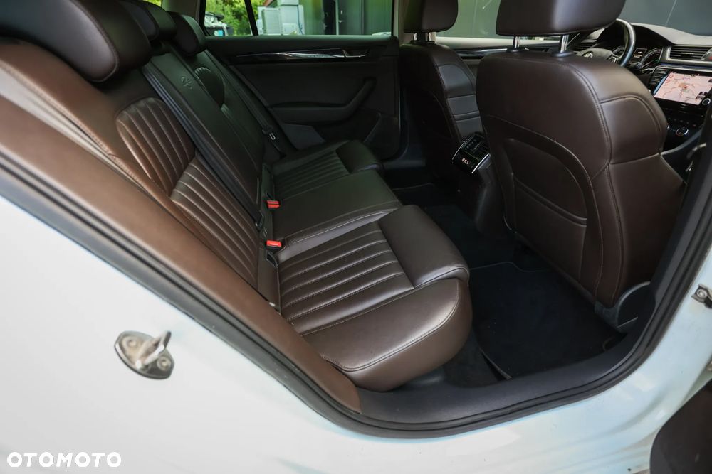 Skoda Superb 2.0 TDI 4x4 L&K DSG - 22