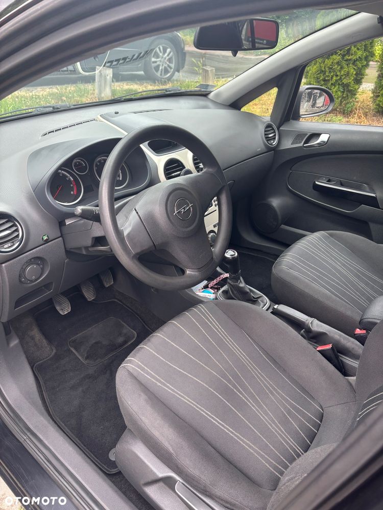 Opel Corsa 1.2 16V Essentia - 8
