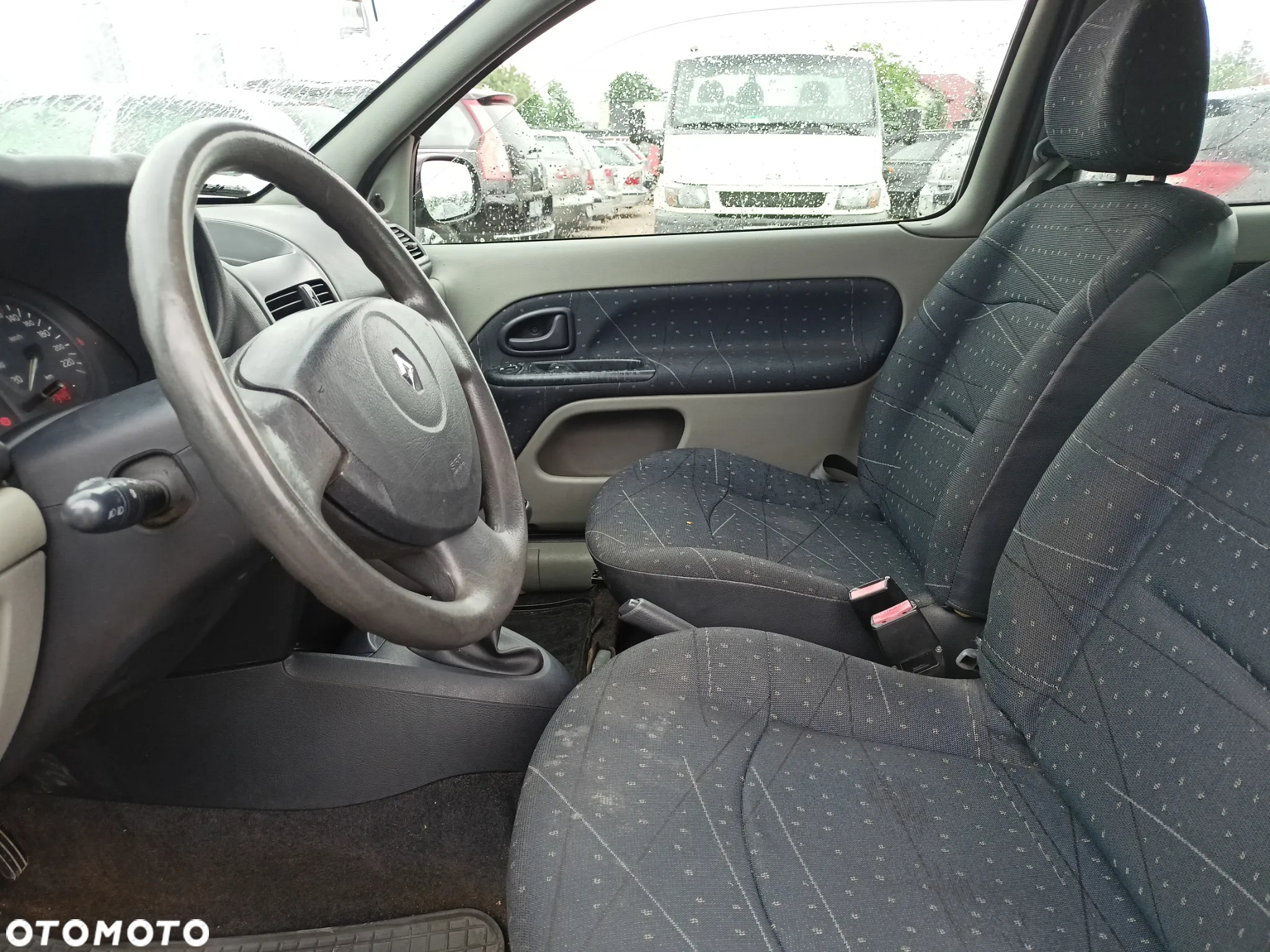 Renault Clio - 8