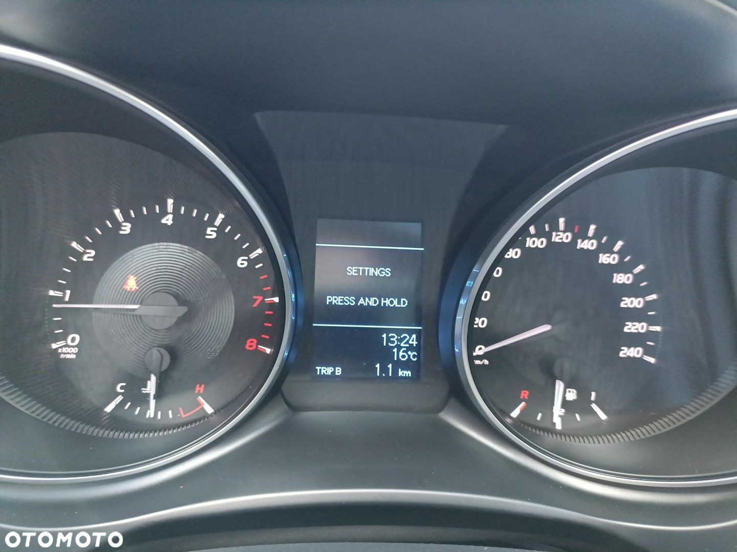 Toyota Avensis 1.8 Active - 18