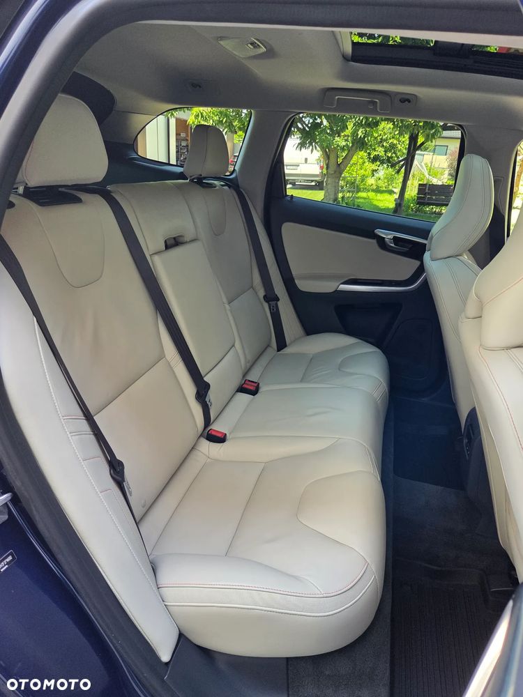 Volvo XC 60 T6 AWD Ocean Race - 27