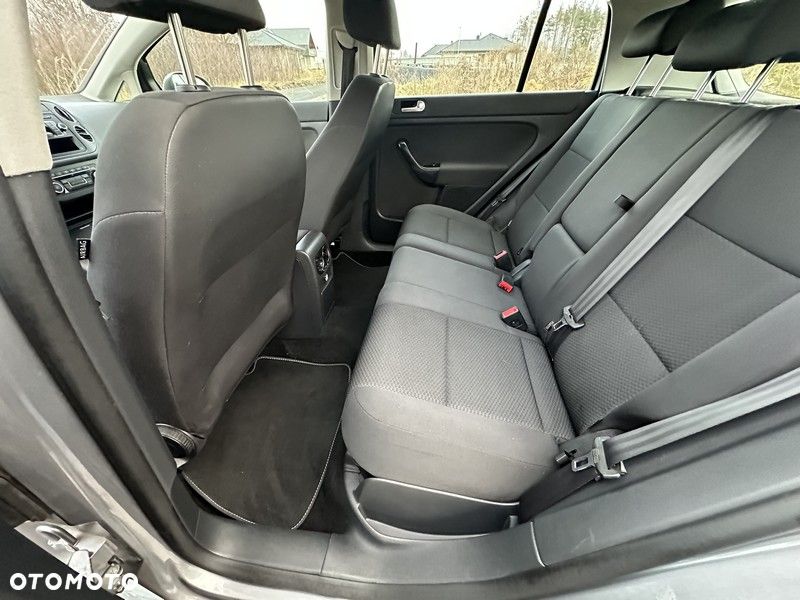 Volkswagen Golf Plus - 17