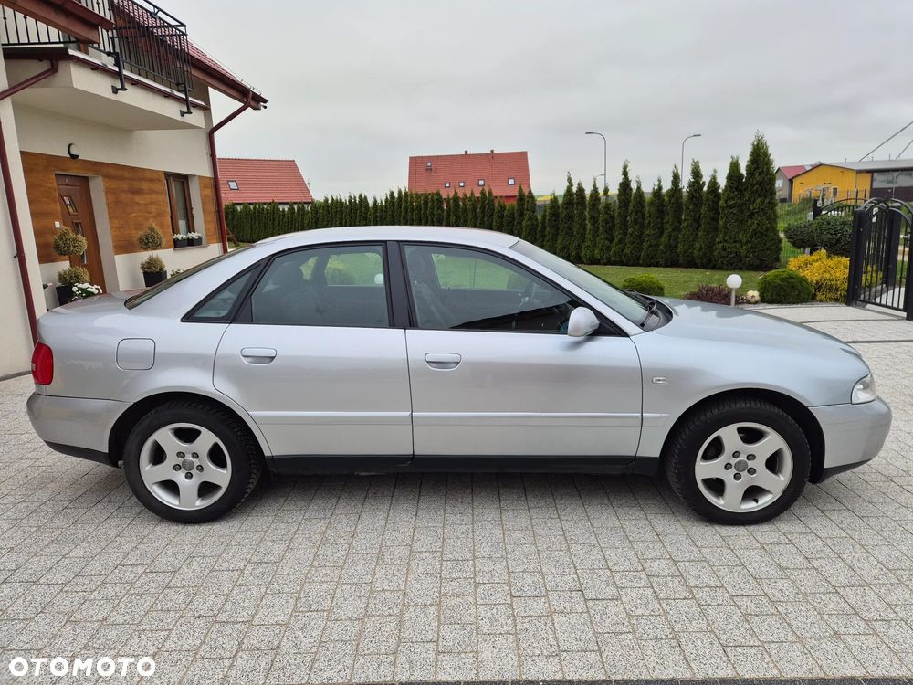 Audi A4 Limousine - 3