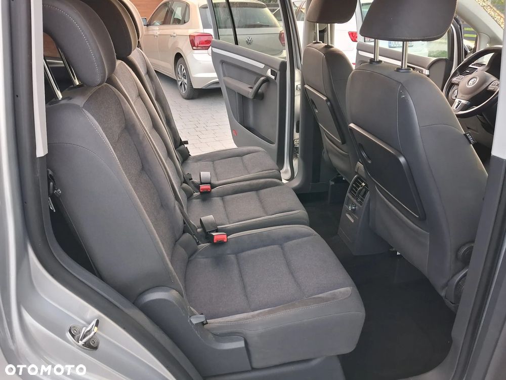 Volkswagen Touran 1.2 TSI STYLE - 10