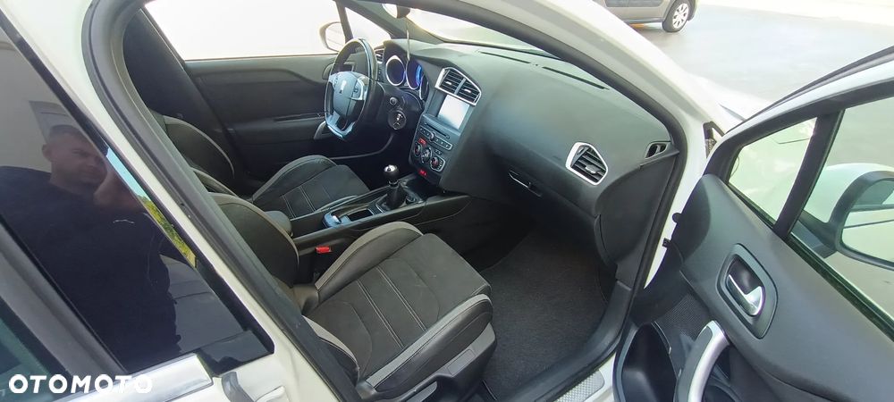 Citroën DS4 BlueHDi 120 S&S Business Class - 32