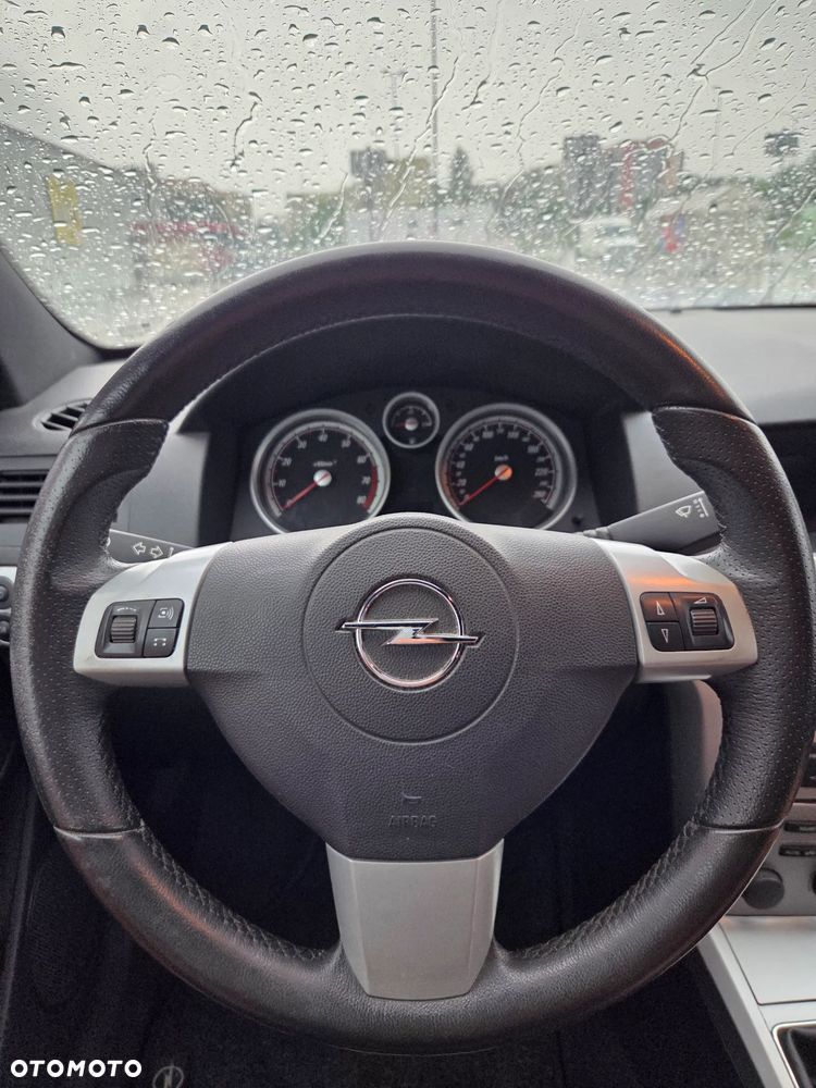 Opel Astra 1.8 Selection 110 Jahre - 17