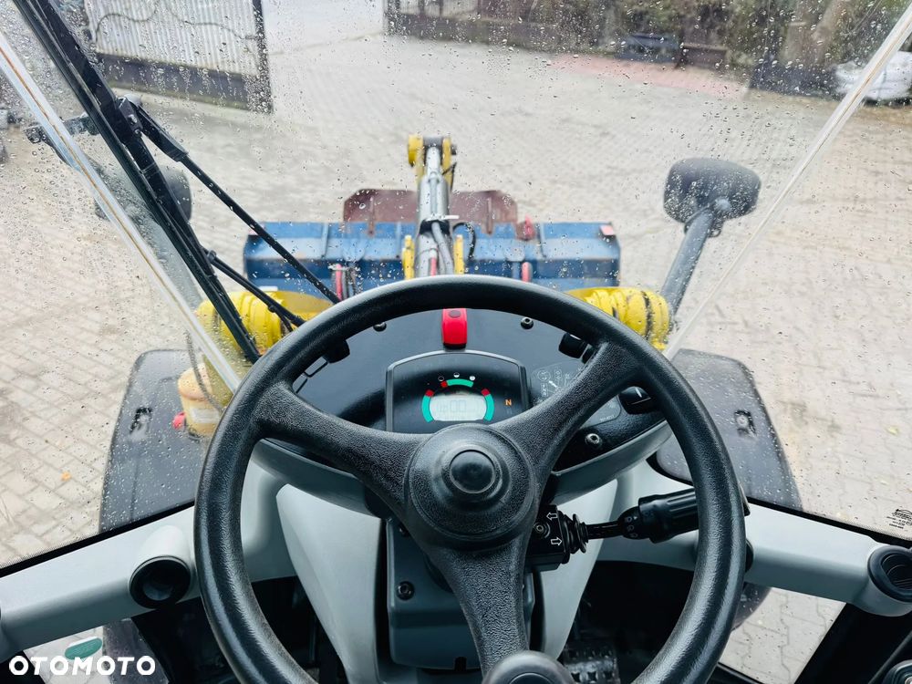 Caterpillar 908H - 19