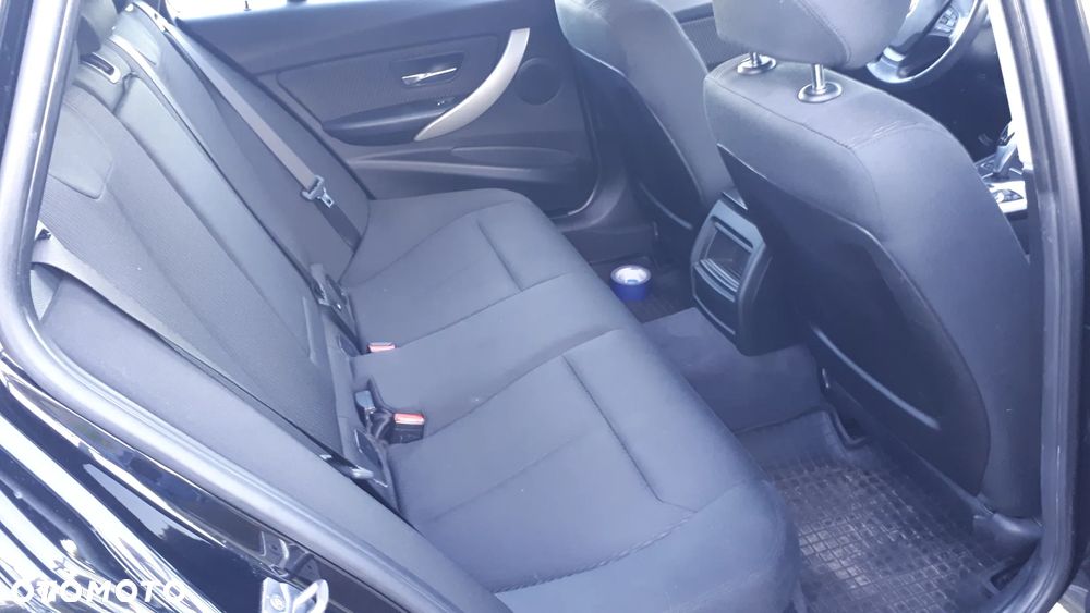 BMW Seria 3 320d - 11