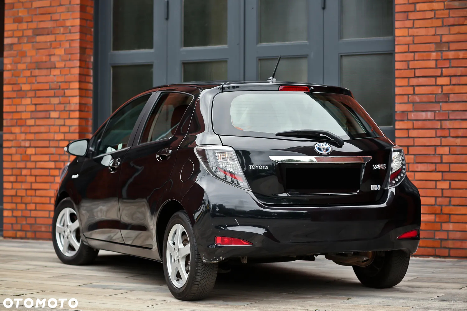 Toyota Yaris ver-hybrid-1-5-vvt--i-comfort - 13