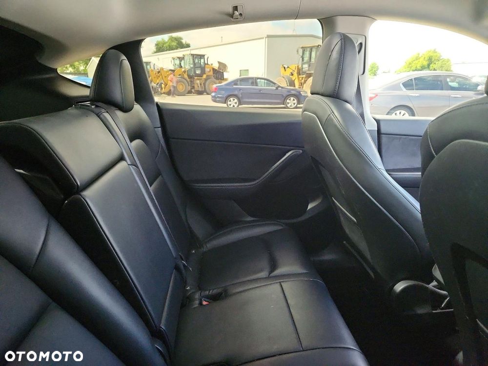 Tesla Model Y Premium Long Range Dual Motor AWD - 10