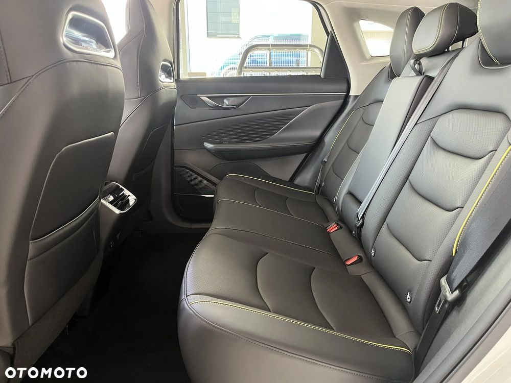 BAIC 5 1.5T Comfort DCT - 15