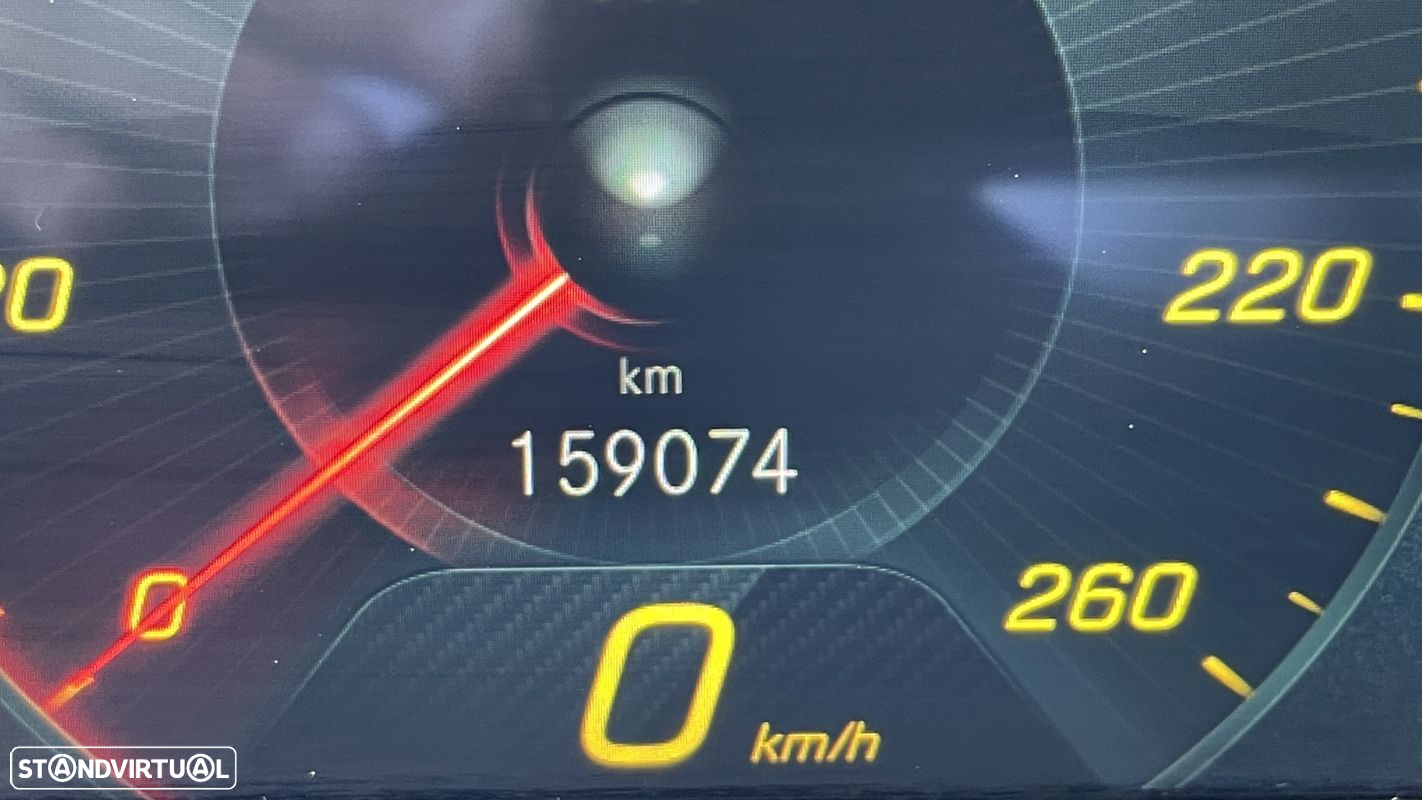 Mercedes-Benz CLA 200 d Shooting Brake 8G-DCT - 53