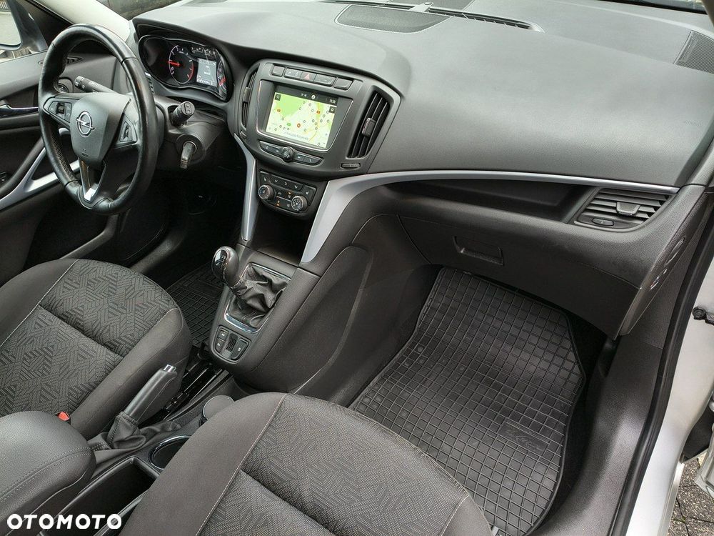 Opel Zafira - 16