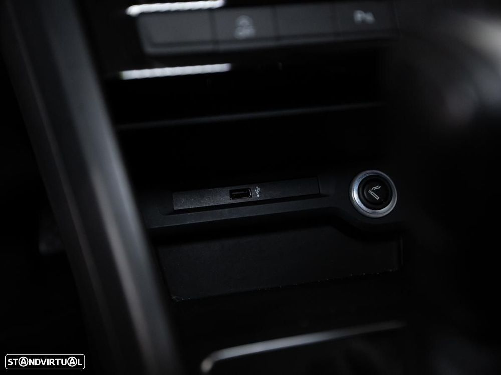 VW Touran 2.0 TDI Confortline DSG - 21