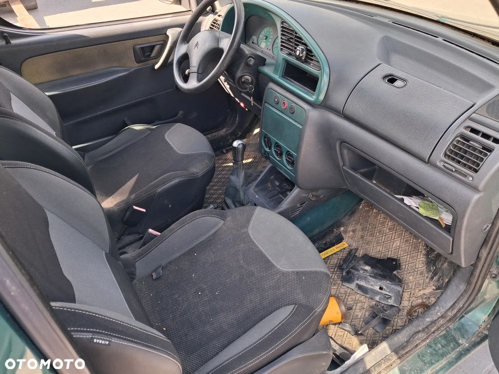 Citroen Berlingo I Peugeot Partner 1 Multispace silnik 1.9 D 51kW 70KM DW8 pompa wtryskowa Delphi R8448B371B skrzynia biegów drzwi maska klapa zderzak błotnik zielony KQAC maglownica belka mcperson sterownik panel moduł silniczek fotel szyba lusterko pompa przewód wąż kanapa wyświetlacz osłona mocowanie listwa felga zwrotnica lampa kokpit schowek stacyjka moduł komfortu bsi bsm boczek wentylator obudowa przewód alternator przekaźnik  mechanizm NA CZĘŚCI - 10