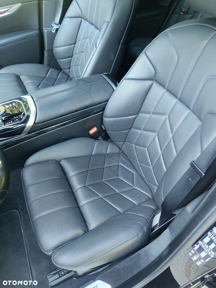 BMW Seria 7 740d xDrive mHEV M Sport sport - 22