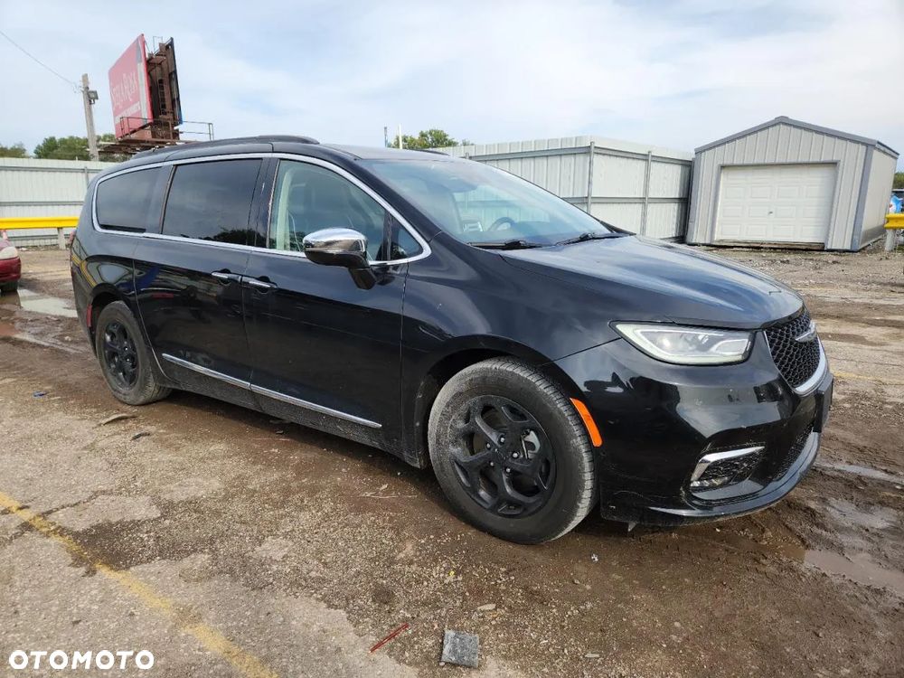 Chrysler Pacifica - 1