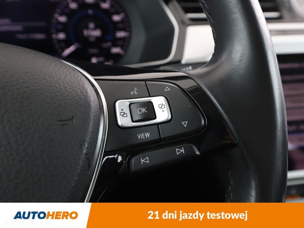 Volkswagen Passat - 29