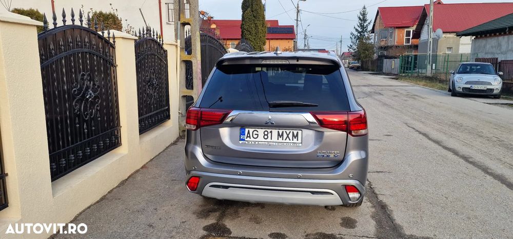 Mitsubishi Outlander 2.4 4WD Diamant+ - 6