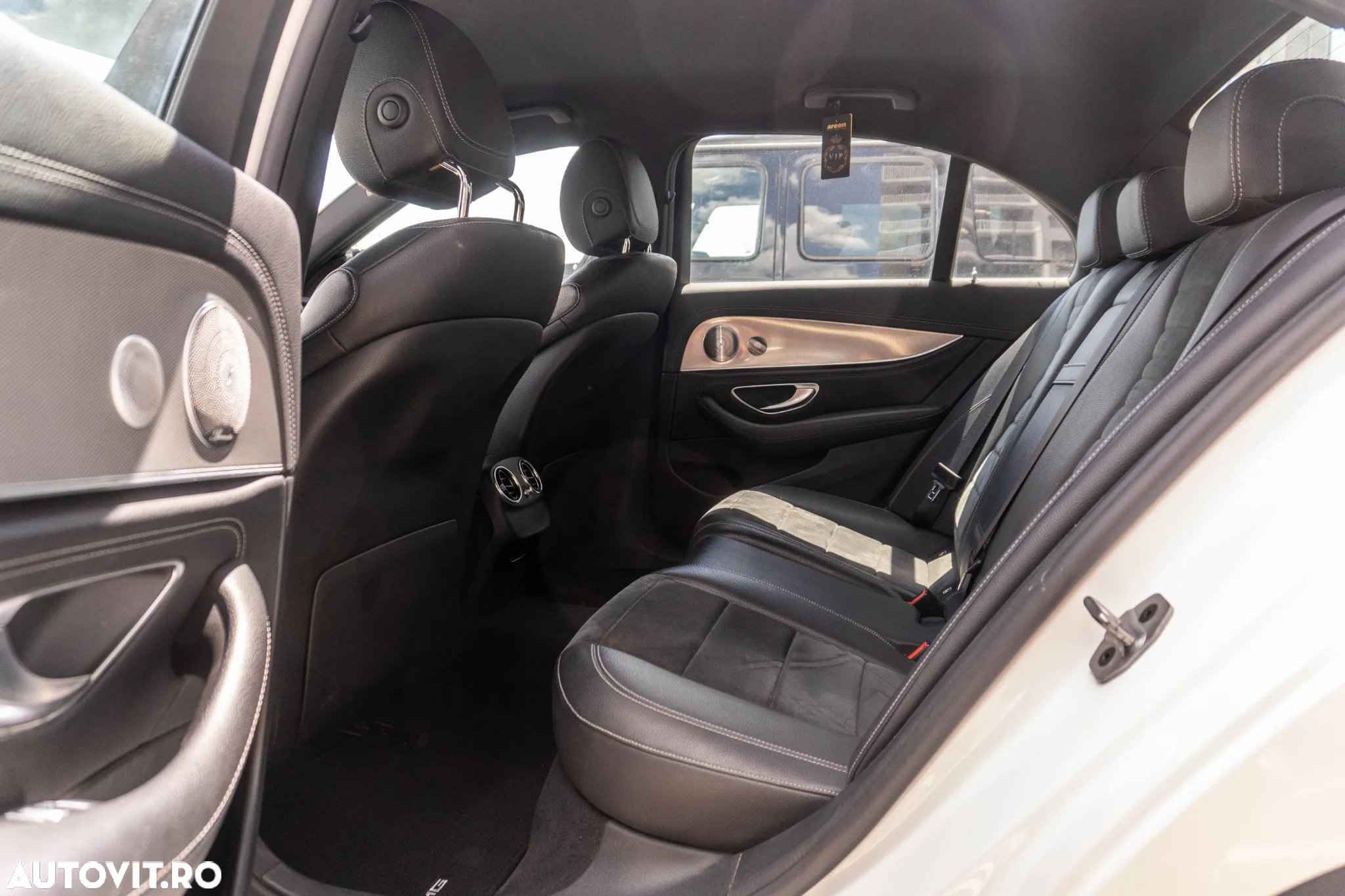 Mercedes-Benz E 300 d Aut. - 12