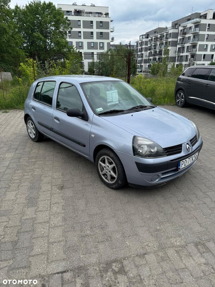 Renault Clio 1.2 16V Confort Privilege - 2