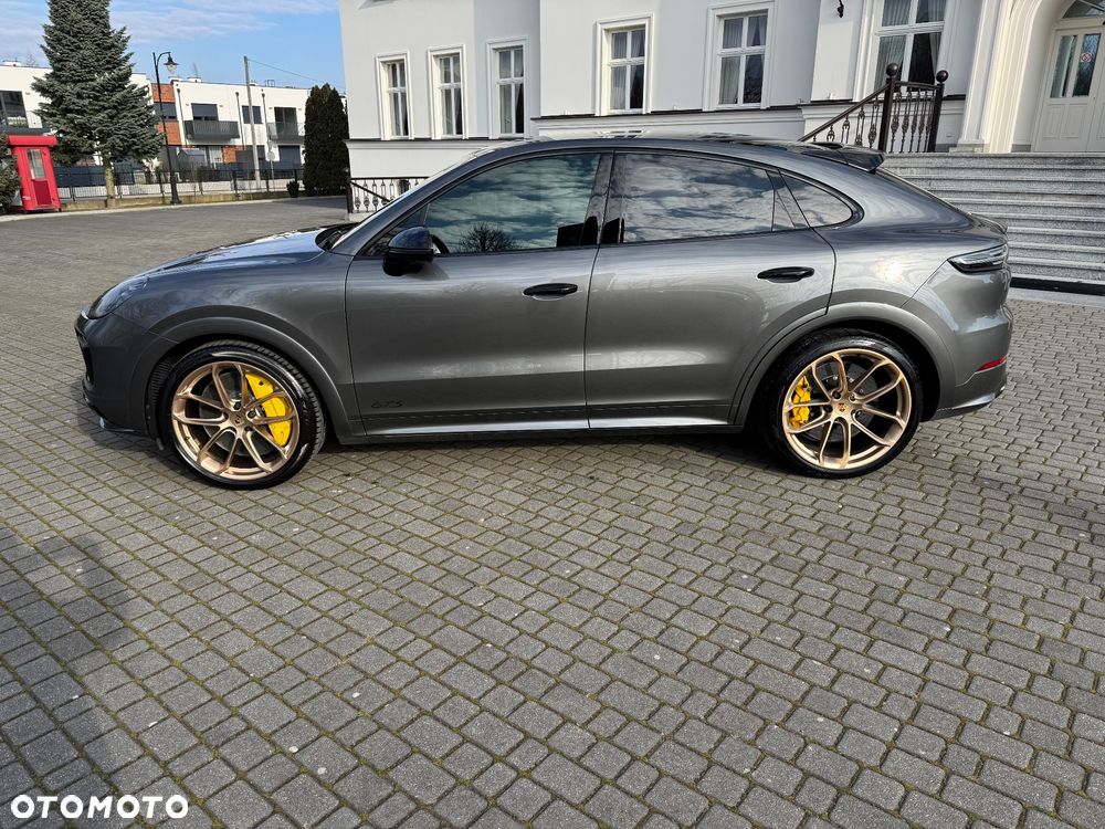 Porsche Cayenne Coupe GTS - 2