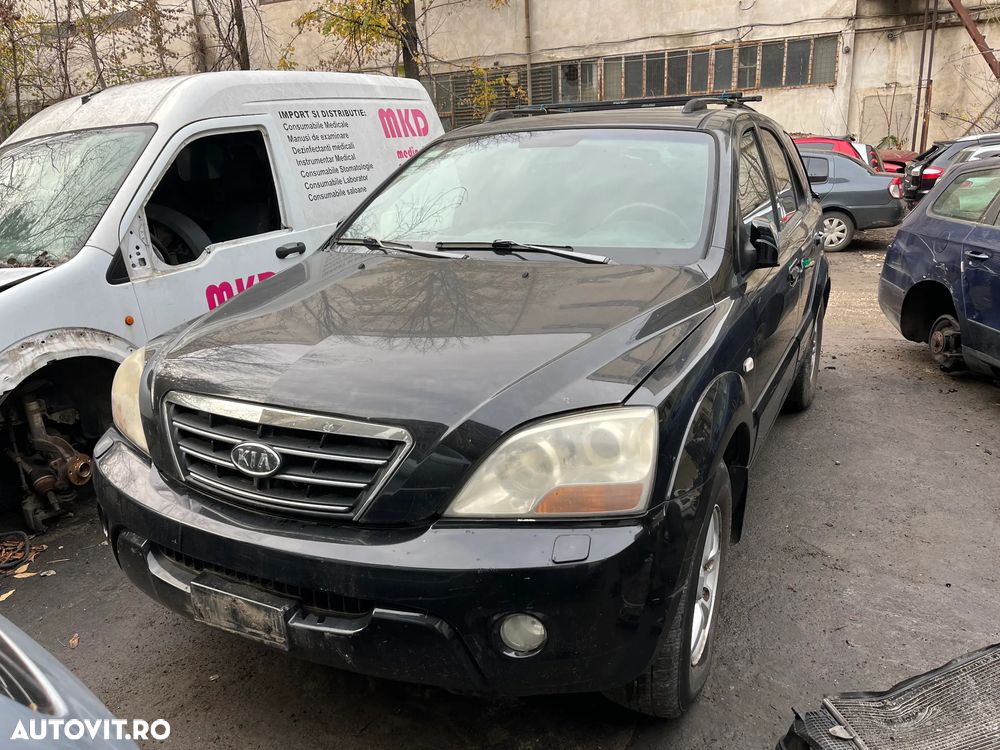 Dezmembrez Kia Sorento negru 2007 diesel automat - 1
