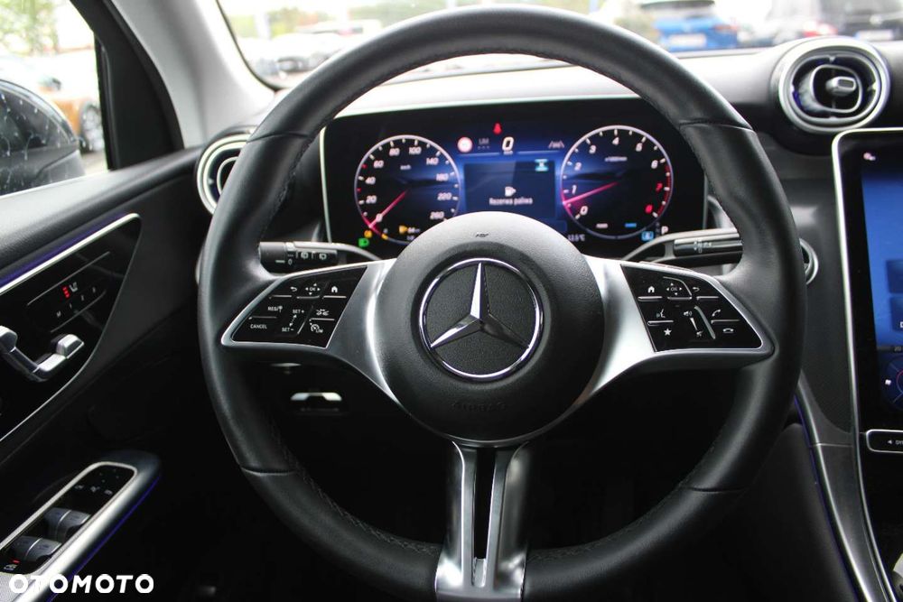 Mercedes-Benz GLC - 32