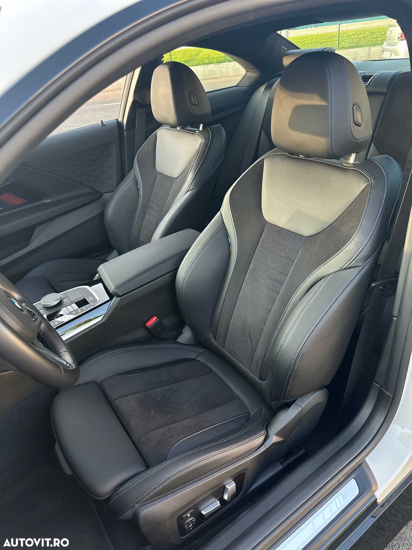BMW M2 M240i xDrive AT - 10