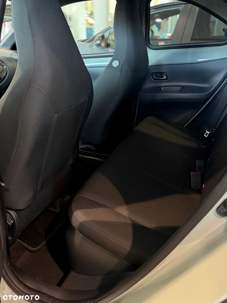 Toyota Aygo X Hybrid 1.5 Style e-CVT - 2