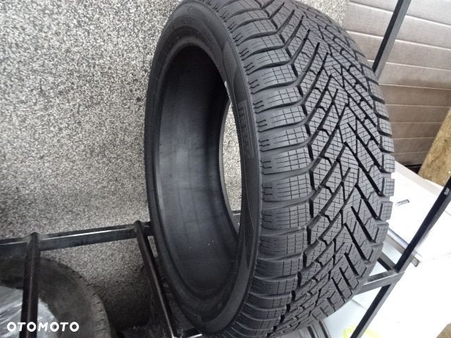 225/45/R18 95V Pirelli Cinturato Winter 2 - 2
