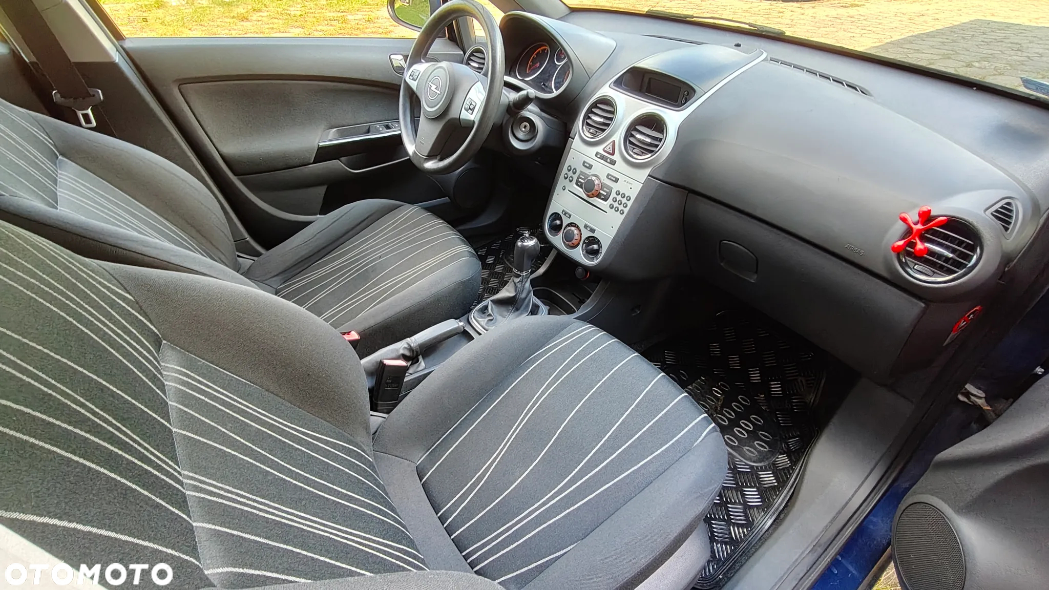 Opel Corsa 1.2 16V Enjoy - 8